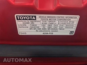 2025 Toyota Camry LE - miniatura 8