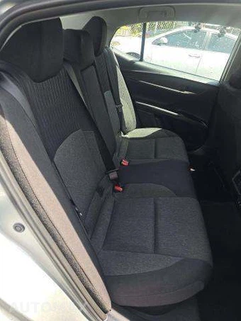 2025 Toyota Camry LE - miniatura 17