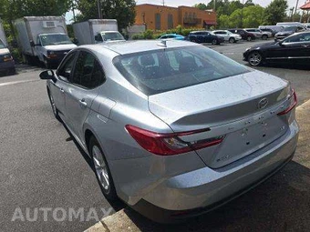 2025 Toyota Camry LE - miniatura 3