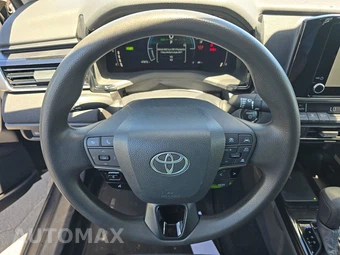 2025 Toyota Camry LE - miniatura 10