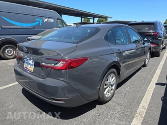 2025 Toyota Camry LE - miniatura 4