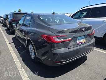2025 Toyota Camry LE - miniatura 6