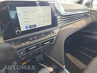 2025 Toyota Camry LE - miniatura 11