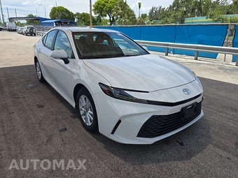 2025 Toyota Camry LE - miniatura 3