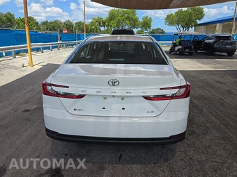 2025 Toyota Camry LE - miniatura 5