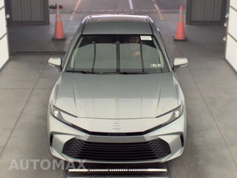 2025 Toyota Camry LE - miniatura 2