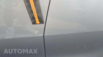 2025 Toyota Camry LE - miniatura 23