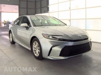 2025 Toyota Camry LE - miniatura 3