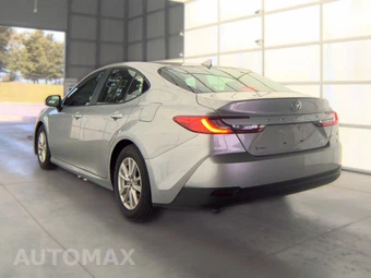 2025 Toyota Camry LE - miniatura 6