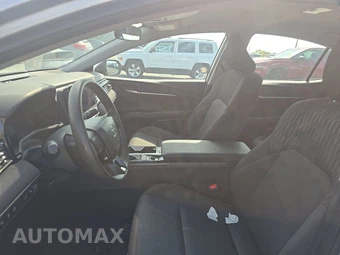 2025 Toyota Camry LE - miniatura 7