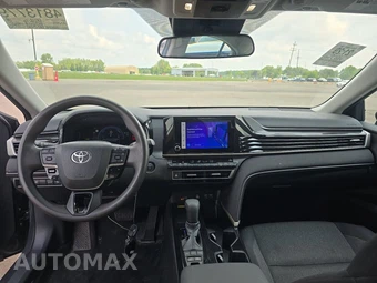 2025 Toyota Camry LE - miniatura 11