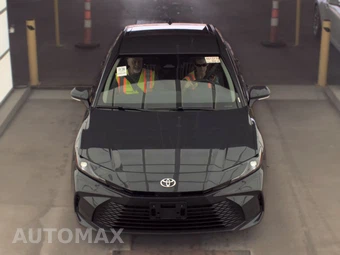 2025 Toyota Camry LE - miniatura 2