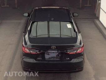 2025 Toyota Camry LE - miniatura 5