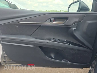 2025 Toyota Camry LE - miniatura 9