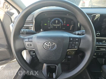 2025 Toyota Camry LE - miniatura 10