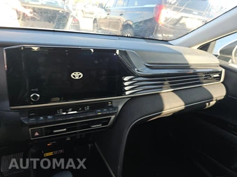 2025 Toyota Camry LE - miniatura 11