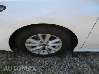 2025 Toyota Camry LE - miniatura 18
