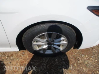 2025 Toyota Camry LE - miniatura 24