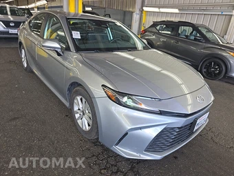 2025 Toyota Camry LE - miniatura 3