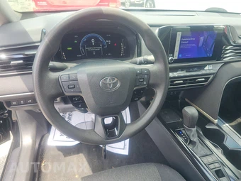 2025 Toyota Camry LE - miniatura 10