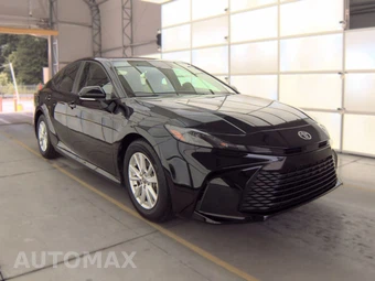 2025 Toyota Camry LE - miniatura 3