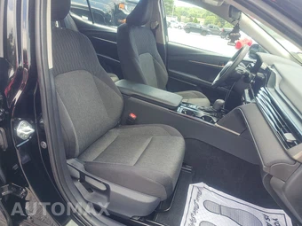 2025 Toyota Camry LE - miniatura 8