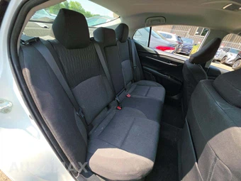 2025 Toyota Camry LE - miniatura 16