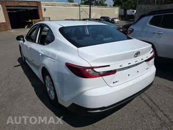 2025 Toyota Camry LE - miniatura 2