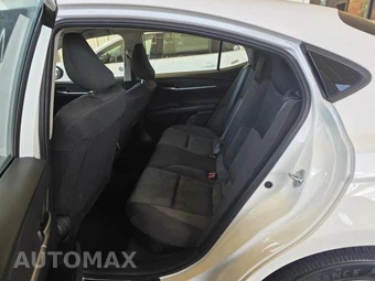2025 Toyota Camry LE - miniatura 2