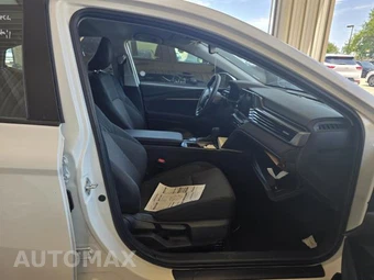 2025 Toyota Camry LE - miniatura 23