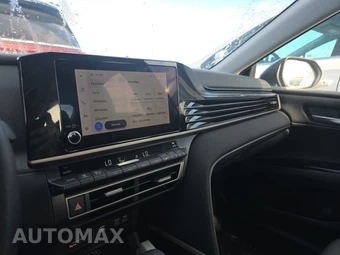 2025 Toyota Camry LE - miniatura 11