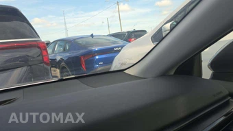 2025 Toyota Camry LE - miniatura 26