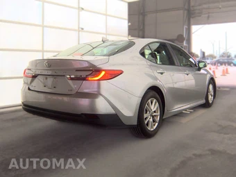 2025 Toyota Camry LE - miniatura 4