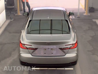2025 Toyota Camry LE - miniatura 5