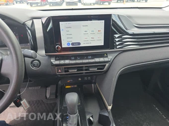 2025 Toyota Camry LE - miniatura 11