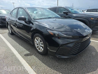 2025 Toyota Camry LE - miniatura 3