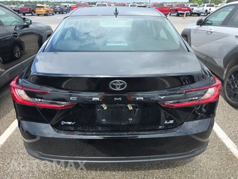 2025 Toyota Camry LE - miniatura 5