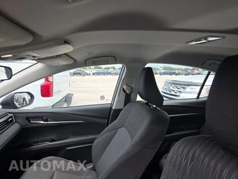 2025 Toyota Camry LE - miniatura 18