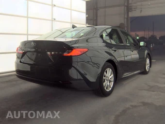 2025 Toyota Camry LE - miniatura 4