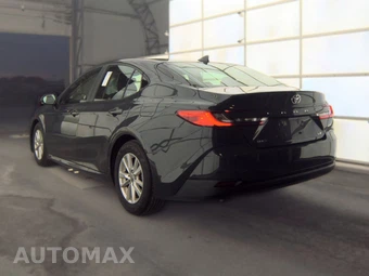 2025 Toyota Camry LE - miniatura 6