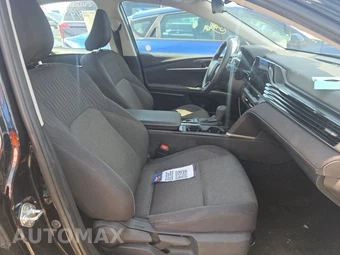 2025 Toyota Camry LE - miniatura 8