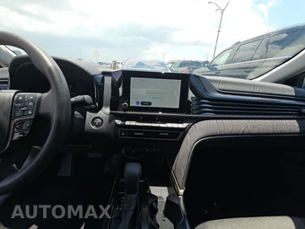 2025 Toyota Camry LE - miniatura 11