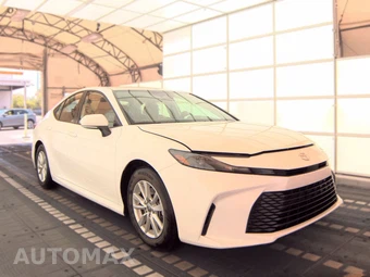 2025 Toyota Camry LE - miniatura 3
