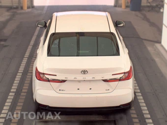 2025 Toyota Camry LE - miniatura 5
