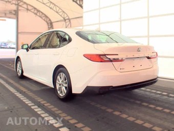 2025 Toyota Camry LE - miniatura 6