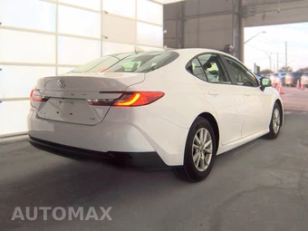 2025 Toyota Camry LE - miniatura 4