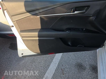 2025 Toyota Camry LE - miniatura 9