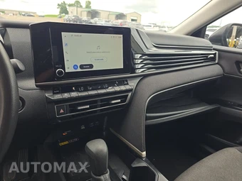 2025 Toyota Camry LE - miniatura 11