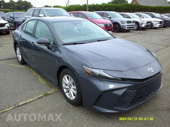 2025 Toyota Camry LE - miniatura 11