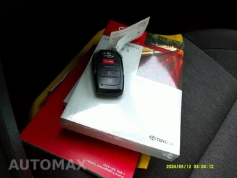2025 Toyota Camry LE - miniatura 14